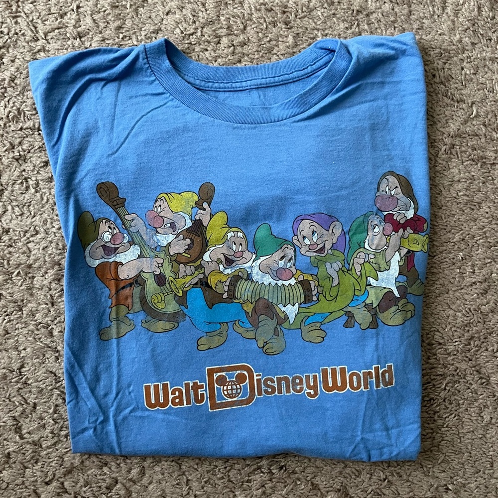 Walt Disney World Snow White and The Seven Dwarfs shirt